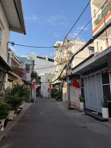 Bán nhà HẺM XE HƠI - 4 Tầng - Dòng tiền 20 triệu/tháng - Đường Bình Thới