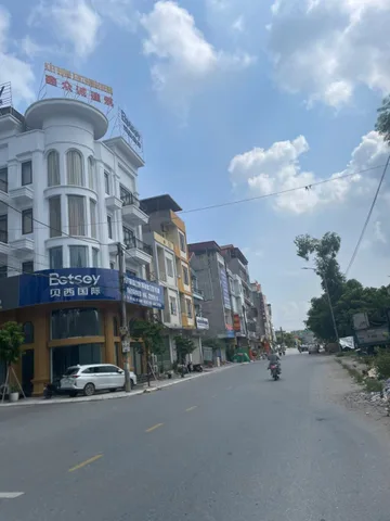 Bán đất chu mẫu lô góc nhìn vườn hoa. Làn 2 quốc lộ 18. Diện tích 250m mặt tiền 15m hướng tây & nam. Phường nam sơn tỉnh bắc ninh