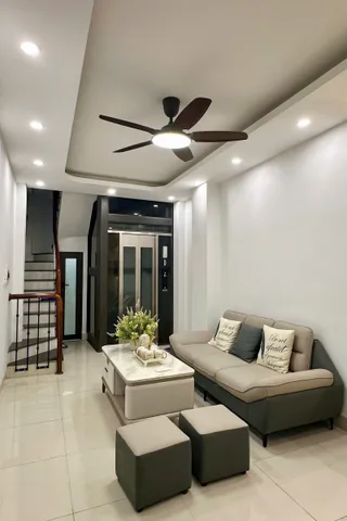 Cho thuê nhà THANG MÁY, FULL ĐỒ 35M x 6T(3 ngủ) giá 18.5 triệu ở Đê La Thành, Ba Đình