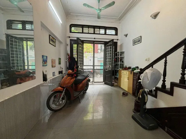 Cho Thuê Nhà Phố Hoàng Sâm - Nghĩa Đô Cầu Giấy 40M² 4 Tầng 4 Ngủ Full Đồ - Ô Tô Qua Nhà - Giá Thuê 17,9tr