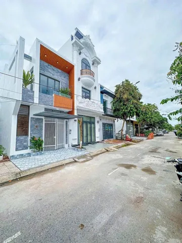 VietBank thanh lí phát mãi căn nhà 1 trệt , 1 lầu ngay KDC Bình Hưng , sổ hồng riêng , giá 1 tỷ 020 .