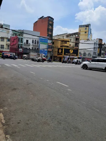 Cho thuê mặt tiền kinh doanh tại đường Nguyễn Thi , Quận 5