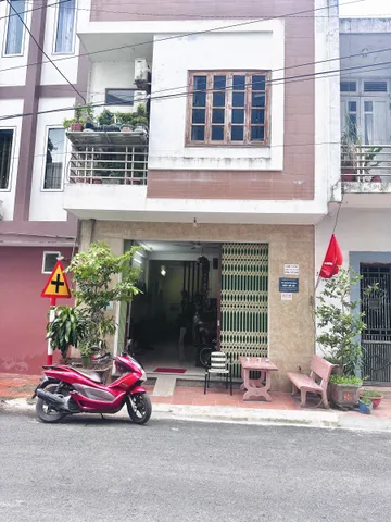 Bán hoặc cho hộ gia đình thuê lâu dài căn liền kề giữa trung tâm TT Thắng Hiệp Hoà 4PN Khách Bếp đường Ô Tô tránh, Giá đầu tư