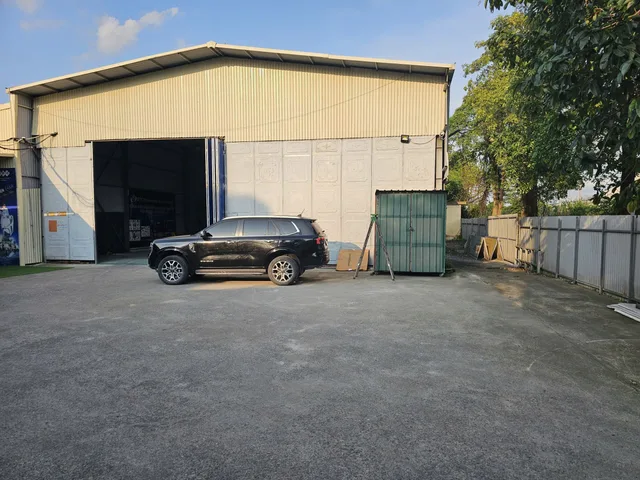 CHO THUÊ KHO TẠI KCN THẠCH THẤT – QUỐC OAI, HÀ NỘI Xe container ra vào thuận tiện, vào tận trong kho