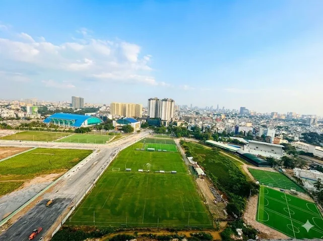 BÁN GẤP CĂN HỘ CAO CẤP THE FLEMINGTON - RỘNG 97m², 2PN - VIEW TRƯỜNG ĐUA PHÚ THỌ - CÓ SUẤT Ô TÔ