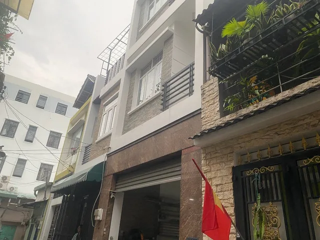 NHÀ ĐẸP HẺM XE TẢI 6M - VỊ TRÍ ĐẸP - VÀO Ở NGAY