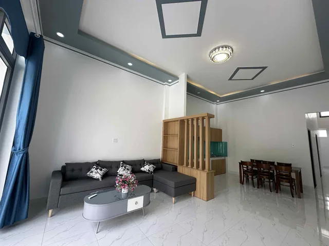 NHÀ SẮN GẦN TRUNG TÂM LONG KHÁNH -- TP. ĐỒNG NAI. 
GẦN TƯỢNG ĐÀI LONG KHÁNH