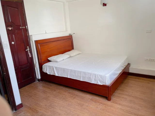 Nhà mình còn 1 căn mặt đường phố Mai Hắc Đế, cách Vincom Bà Triệu 200m, diện tích 20m2