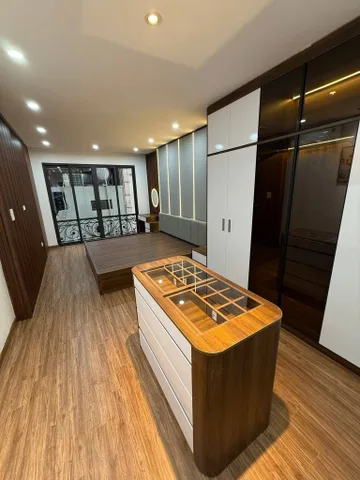 Tôn Đức Thắng - 15m ra MP. Trước nhà 3m. Gần Văn Miếu Quốc Tử Giám. Vị trí  giữa TT Đống Đa. An sỉnh cực đỉnh. Dân trí cực cao