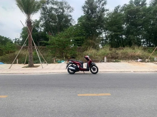 Đất lái thiêu full thổ vi trí đep đường nhưa thông