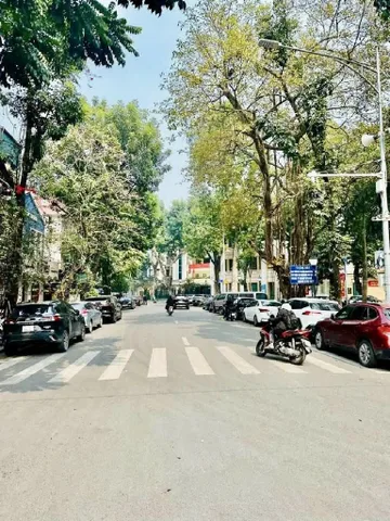 PHỐ CỔ HOÀN KIẾM – NGÕ NÔNG – 10M RA PHỐ – ĐẦU TƯ- KINH DOANH HOMESTAY - HÁI RA TIỀN 

💎 Nhà dân xây chắc chắn – vị trí trung tâm đắt giá khu Phố cổ Hà Nội

📐 DT 45m – MT 4m – giá 19,5 TỶ
📕 Sổ đỏ đẹp – pháp lý chuẩn – sẵn sàng giao dịch

Ngõ nông, 