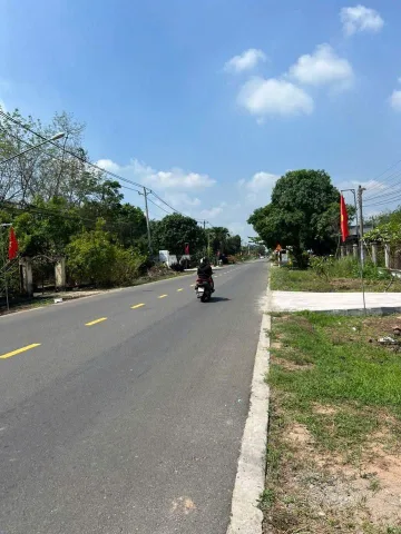 HÀNG NỘI BỘ CHỈ CÓ 1 LÔ CẦN BÁN RA NHANH - SHR 400M2 - MẶT TIỀN DH - GIÁ CHỈ CÓ 680TR (BAO SỔ)