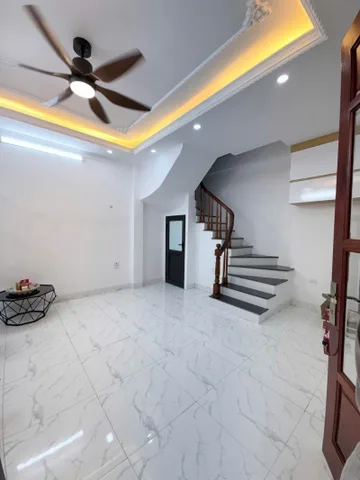 NHÀ MỚI THƯỢNG THANH – Ô TÔ ĐỖ CỔNG – CÓ SÂN RIÊNG – 5 TẦNG HIỆN ĐẠI – GIÁ 7.3 TỶ