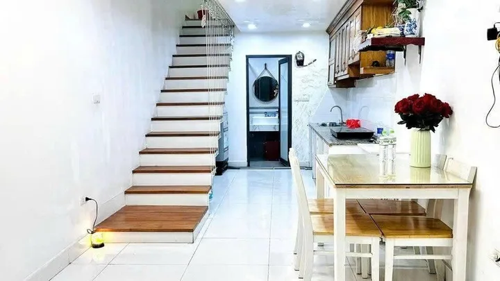 Cho Thuê Nhà Ngõ 326 Nguyễn Trãi 30M² 3 Tầng 3 Ngủ, Full Đồ - Gần Phố - Giá Thuê 12tr