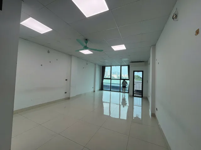 Cho thuê sàn văn phòng Nguyễn Xiển 60 m2/tầng , sàn thông giá chỉ 7 tr/tháng