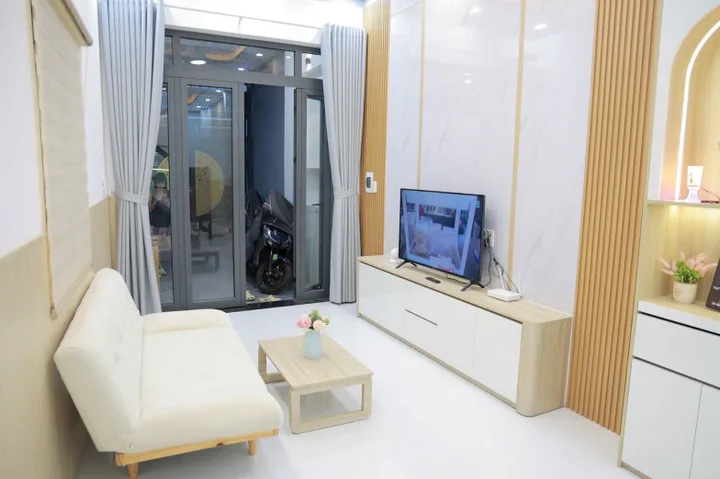 Chủ Định Cư Nước Ngoài Cần Sang Lại Nhà Mới Xây Tặng Full Nội Thất Mới Hoàn Thiện