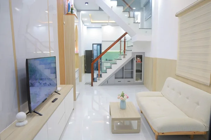 Chủ Định Cư Nước Ngoài Cần Sang Lại Nhà Mới Xây Tặng Full Nội Thất Mới Hoàn Thiện