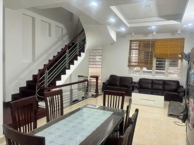 Cho Thuê Nhà Ngõ 9 Trần Quốc Hoàn - Cầu Giấy 45M² 5 Tầng 4 Ngủ, Full Nội Thất - Khu Phân Lô - Ô Tô Đỗ Cửa - Ở, Kinh Doanh VP - Giá Thuê 19tr