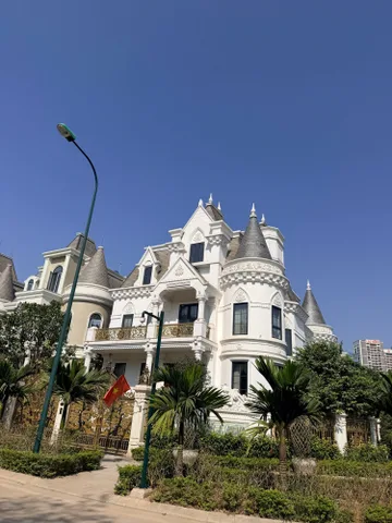 VỊ TRÍ KIM CƯƠNG- BIỆT THỰ CIPUTRA-KĐT NAM THĂNG LONG-HẦM ĐỂ XE RỘNG-VIEW CÔNG VIÊN ĐÀI PHUN NƯỚC