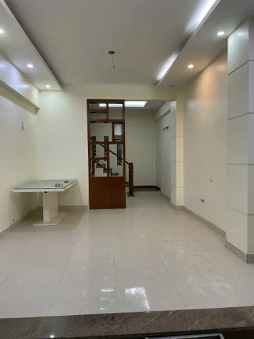Cho Thuê Nhà Ngõ 117 Thái Hà 45M² 5 Tầng 3  Ngủ - Công Năng Hoàn Hảo - Ở, Kinh Doanh - Giá Thuê 26tr