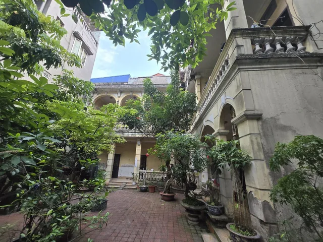 Bán nhà Thành Công 339m² full thổ cư ngang 9m giá 98 tỷ tại Đường Thành Công Phường Giảng Võ (MUA/BÁN BĐS nhắn tin Zalo 0862299066)