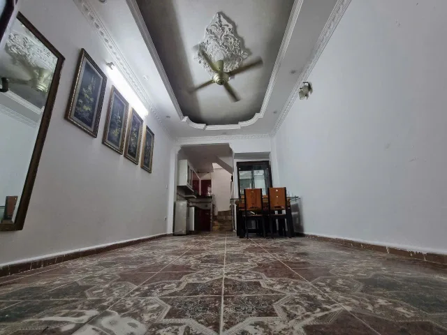 Cho Thuê Nhà Ngõ 113 Yên Hòa - Cầu Giấy 37M² 5 Tầng 3 Ngủ - Nội Thất CB - Giá Thuê 14tr