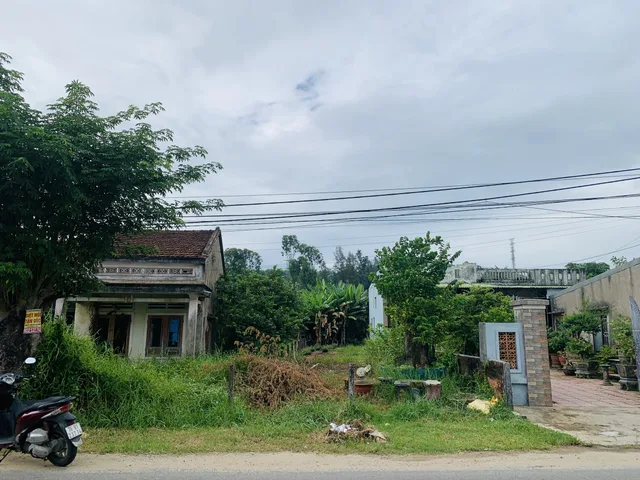 BÁN ĐẤT MẶT TIỀN TỊNH KHÊ - GẦN BIỂN QUẢNG NGÃI 2KM - DT: 5.5x40m - Giá: 1 tỷ 8