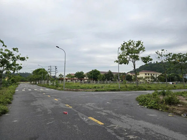 Bán đất dự án phúc nghiêm phật tích dãy CL2 nhìn chếch vườn hoa. Diện tích 97.5m mặt tiền 5m hướng tây bắc. Xã phật tích tỉnh bắc ninh