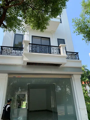 Bán nhà 100m² full thổ cư ngang 5m giá 10.5 tỷ tại Phường Vĩnh Phúc
