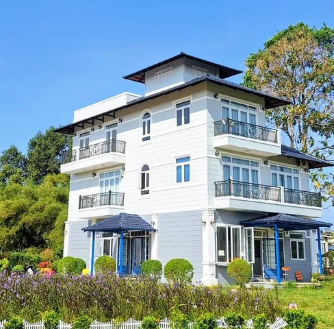 Mua đất có sẵn biệt thự sân vườn cao cấp