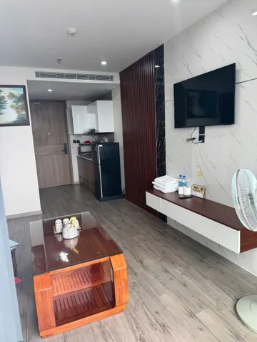 🌊 CĂN APEC CONDOTEL 65m² – 2 PHÒNG NGỦ – VIEW TP + BIỂN

🔥 Căn đẹp – dễ khai thác – đầu tư hoặc ở đều ok

📐 Diện tích: 65m²🛏 Thiết kế: 2 phòng ngủ – full nội thất🌊 View biển – ban công thoáng

👉 Ưu điểm:✔ Thiết kế tối ưu – ở gia đình hoặc cho thuê t