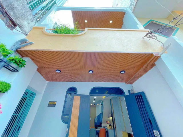 Nhà ngộp 59m2 giá 2 tỷ 150 triệu đường số 6, phường 7, Quận Gò Vấp, sổ hồng riêng không tranh chấp.