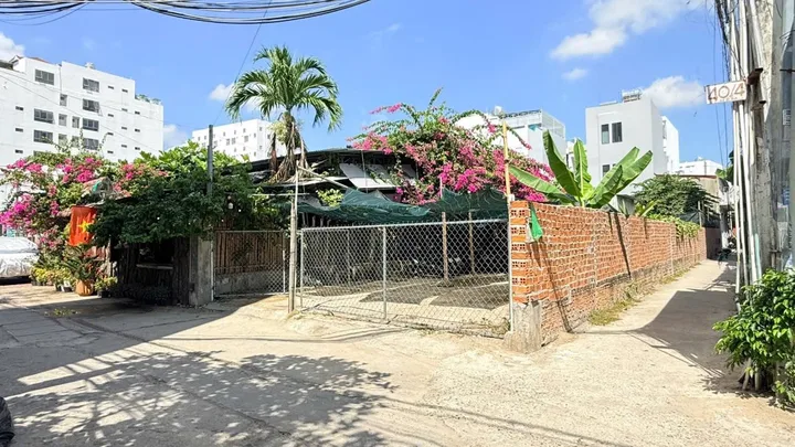 🍀Bán đất lô góc đất mặt tiền đường Sao Biển cách biển 200m, đường oto thông thoáng giá chỉ 2️⃣1️⃣ tỷ 5️⃣0️⃣0️⃣ triệu
-Diện tích : 285,9 m2 ngang 8m, full thổ cư
-Hướng :  Đông ( view nhìn ra biển )