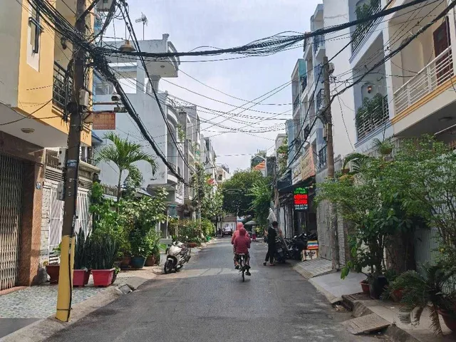 BÁN NHÀ TÂN SƠN NHÌ, DIỆP MINH CHÂU - 5 TẦNG MỚI ĐẸP - 72M2 VUÔNG, ÔTÔ NGỦ NHÀ - HƠN 9Tỷ