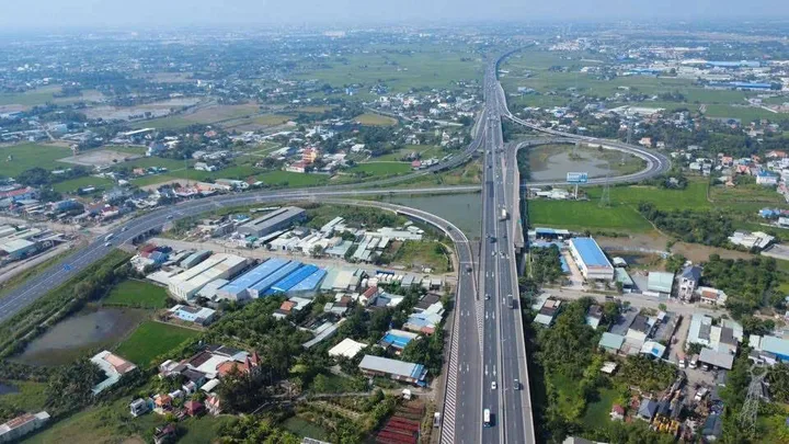 Suất Ngoại Giao Hiếm Ngay Nguyễn Hữu Chí - 186m2 - Đón Sóng Vành Đai 3 Giá Chỉ 26Tr/m²