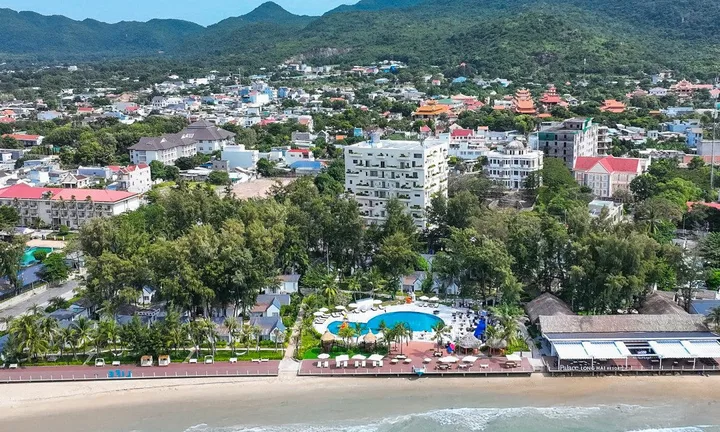 BÁN LÔ BIỆT THỰ 200M2 GIÁ CHỈ 2TY2 SÁT BIỂN LONG HẢI – CHỈ 100M RA BIỂN