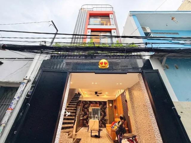 Nhà bán gấp DT 49,7m2 giá 3tỷ250 đường Hoàng Hoa Thám P.6 Bình Thạnh