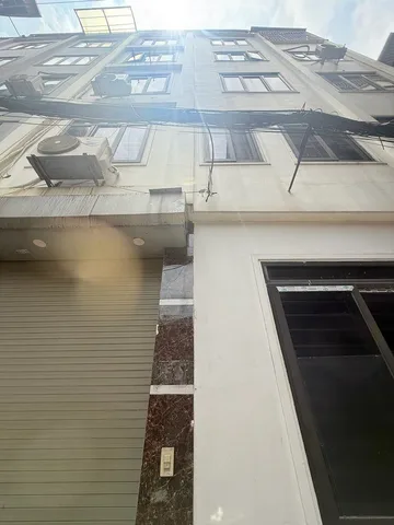Bán Nhà Giáp Bát. Hoàng Mai. Lô Góc. DT 40m2. MT 8m. 5 Tầng. Giá 9.25 Tỷ.