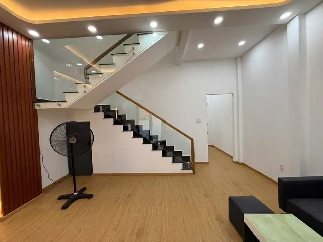 BÁN NHÀ SÁT TÊN LỬA BÌNH TÂN 110M2 5.3x20M 5.9 TỶ DÒNG TIỀN 35TR/THÁNG