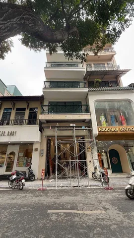 Cho thuê nhà mới xây,7 tầng, có thang máy mặt phố số 4 Mai Hắc Đế, q Hai Bà Trưng
