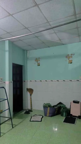 Nhà 77m2, chỉ 3 tỉ hơn, ngay chợ Bà Hom,rộng 5m8, dài 13m, 3pn, 3wc , sân đậu xe