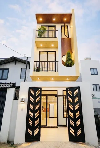 NHÀ MỚI ĐẸP LONG TRƯỜNG Q9 – 4PN – SÂN THƯỢNG – ĐƯỜNG 10M CÓ VỈA HÈ – GIÁ CHỈ 4,75 TỶ