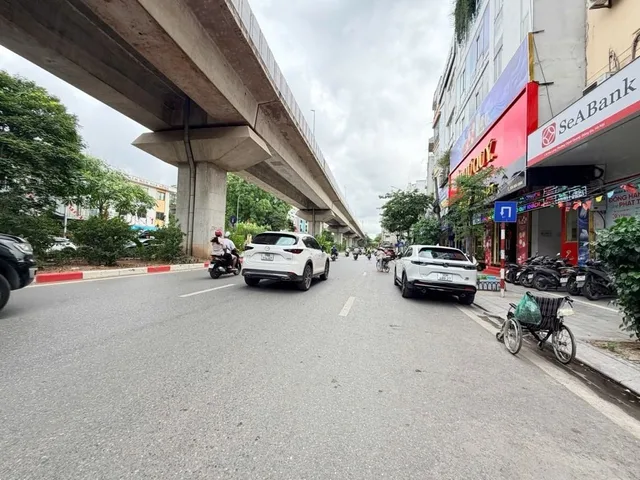 Bán nhà phồ Yên Lãng, 50m Sát chợ, đi bộ 2p ra phố, 13,2 Tỷ