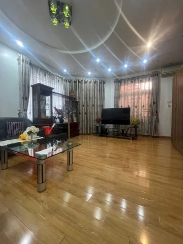 LÔ GÓC- DÂN XÂY 2 THOÁNG- SÁT PHỐ- MẶT NGÕ Ô TÔ - THÔNG KINH DOANH- GẦN HỒ TÂY- VÕNG THỊ