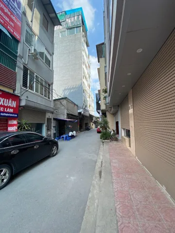 BÁN TÒA NHÀ CHDV ĐƯỜNG NGUYỄN XIỂN. 10 TẦNG. THANG MÁY. GARA Ô TÔ.