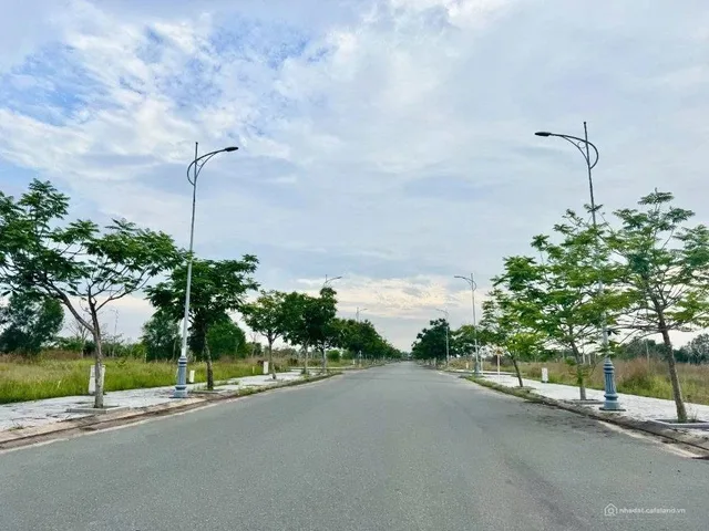 CẦN BÁN GẤP LÔ ĐẤT NGAY MẶT PHỐ CHỢ ĐẦU MỐI AN BÌNH, DT 100m2, GIÁ 1,2 TỶ
