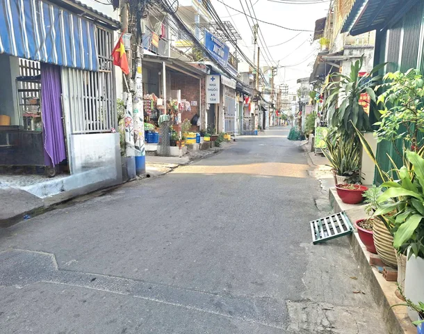 căn nhà hiếm gần tên lửa hẻm xe hơi giá chỉ hơn 3 tỷ