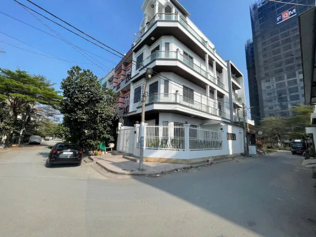 Bán nhà 4 tầng, 93.7m², ngang 6.8m giá 8.1 tỷ gần cầu Long Kiển