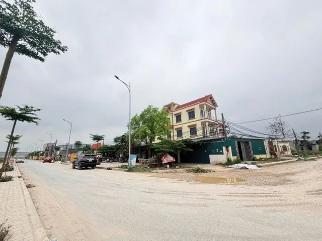💥MÃO ĐIỀN, THUẬN THÀNH, BẮC NINH - QL 7 NỐI CAO TỐC 120M ĐẾN ĐÔNG CÔI -GIA BÌNH-Dt:922 MÉT- MT:31 MÉT

💎 Đất có vị trí vàng:
- Đón sóng Siêu dự án sân bay Gia Bình và các Giao thông lớn 
- Sau QH cách QL7 30m - Cách đường cao tốc 120m đi sân bay Gia B