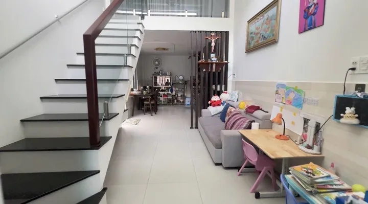 Nhà 3tỷ3 69m đất sổ riêng - không quy hoạch phường Tam Bình . 2tầng  . Gần cầu vượt gò dưa